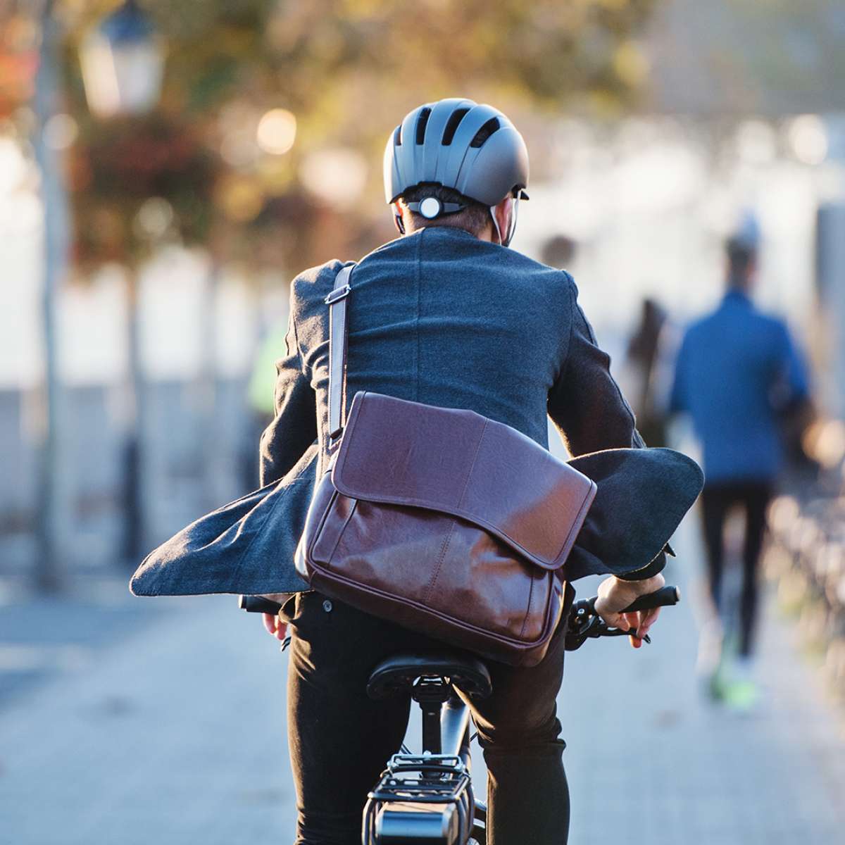 keeping warm cycling in winter
