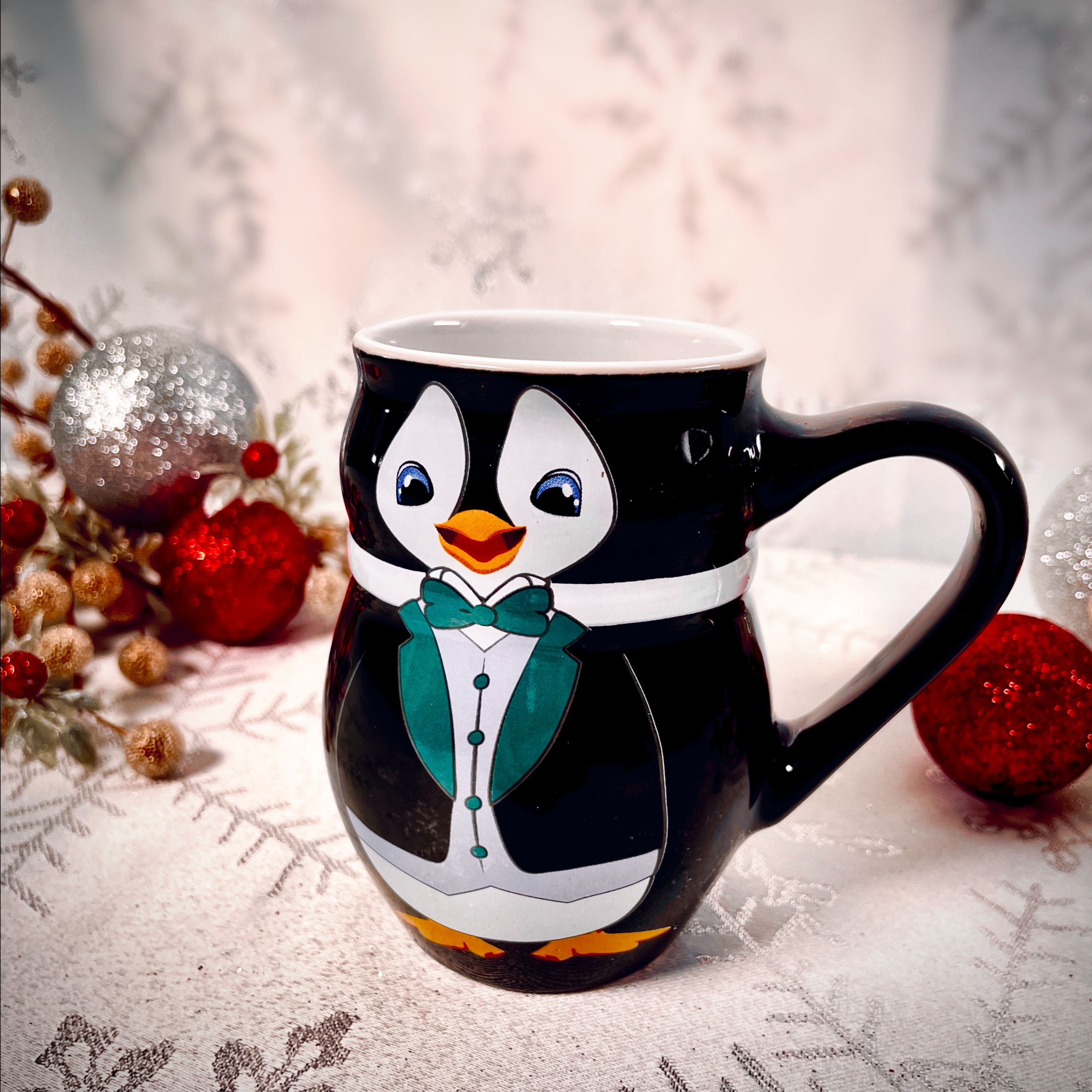 Christkindlmarket mug design revealed, first annual ornament announced