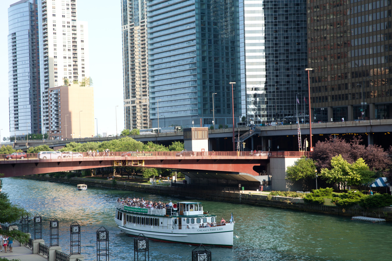 chicago river cruise spanish