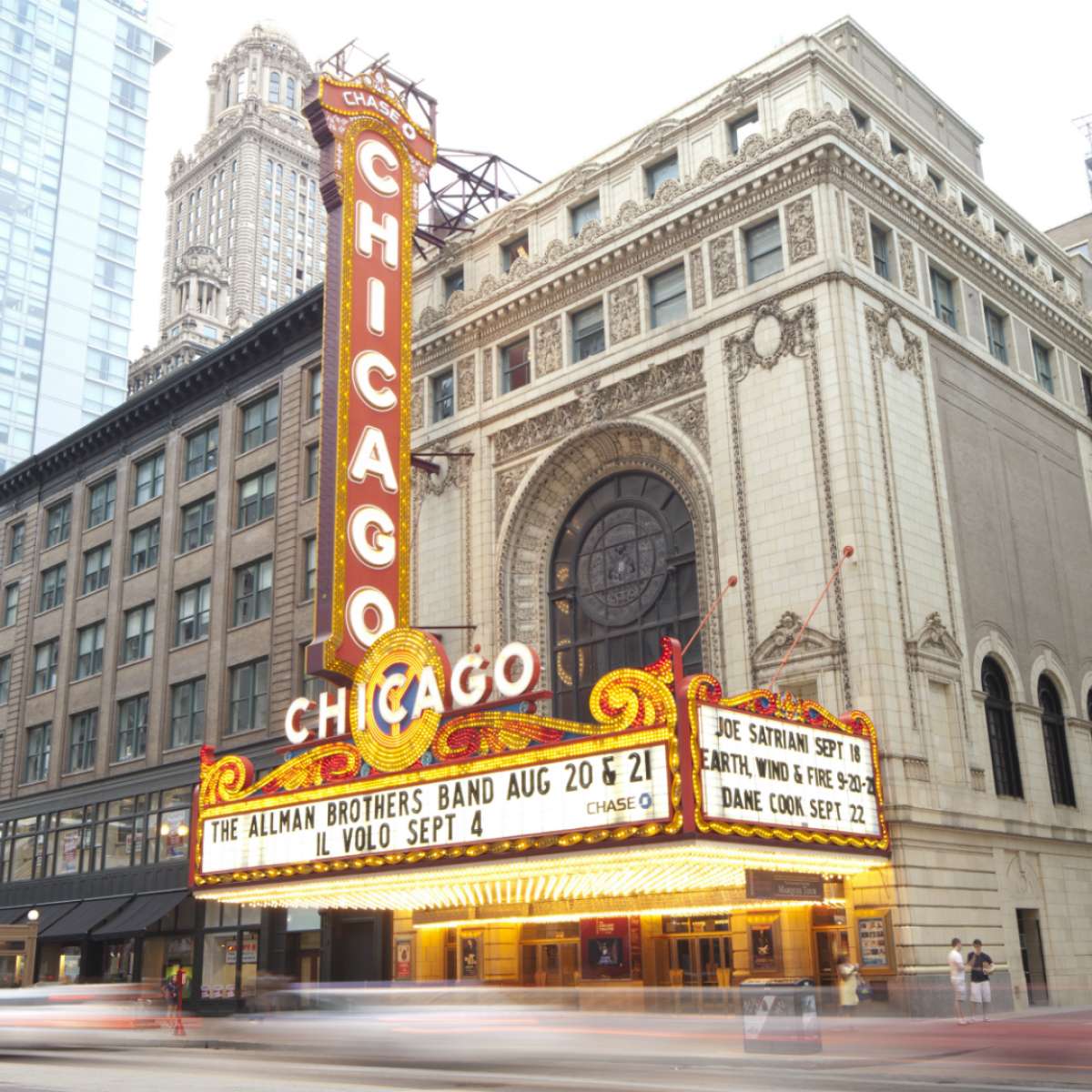 the chicago theatre tours