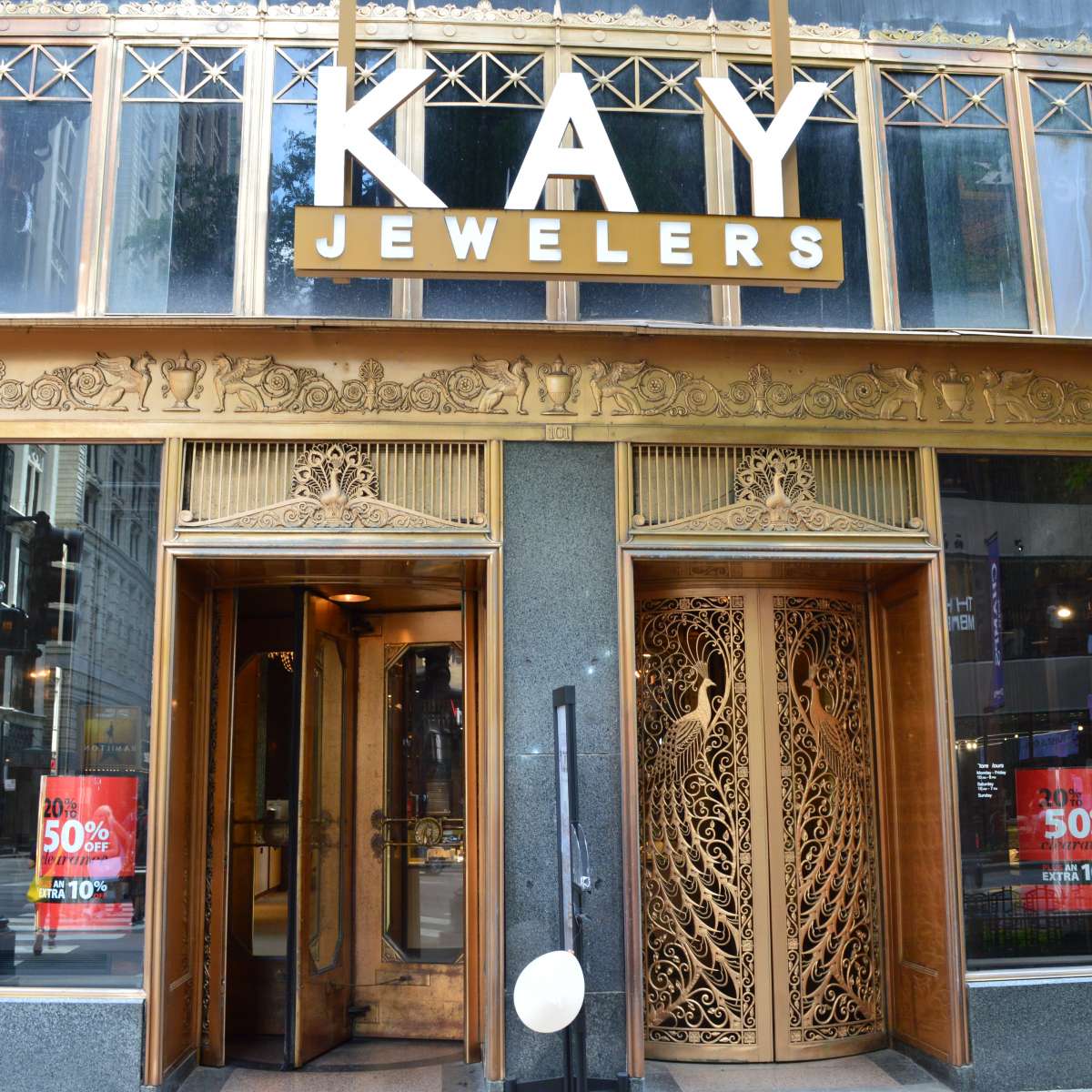 Kay Jewelers State Street Chicago IL  FillWzEyMDAsMTIwMF0.JPG