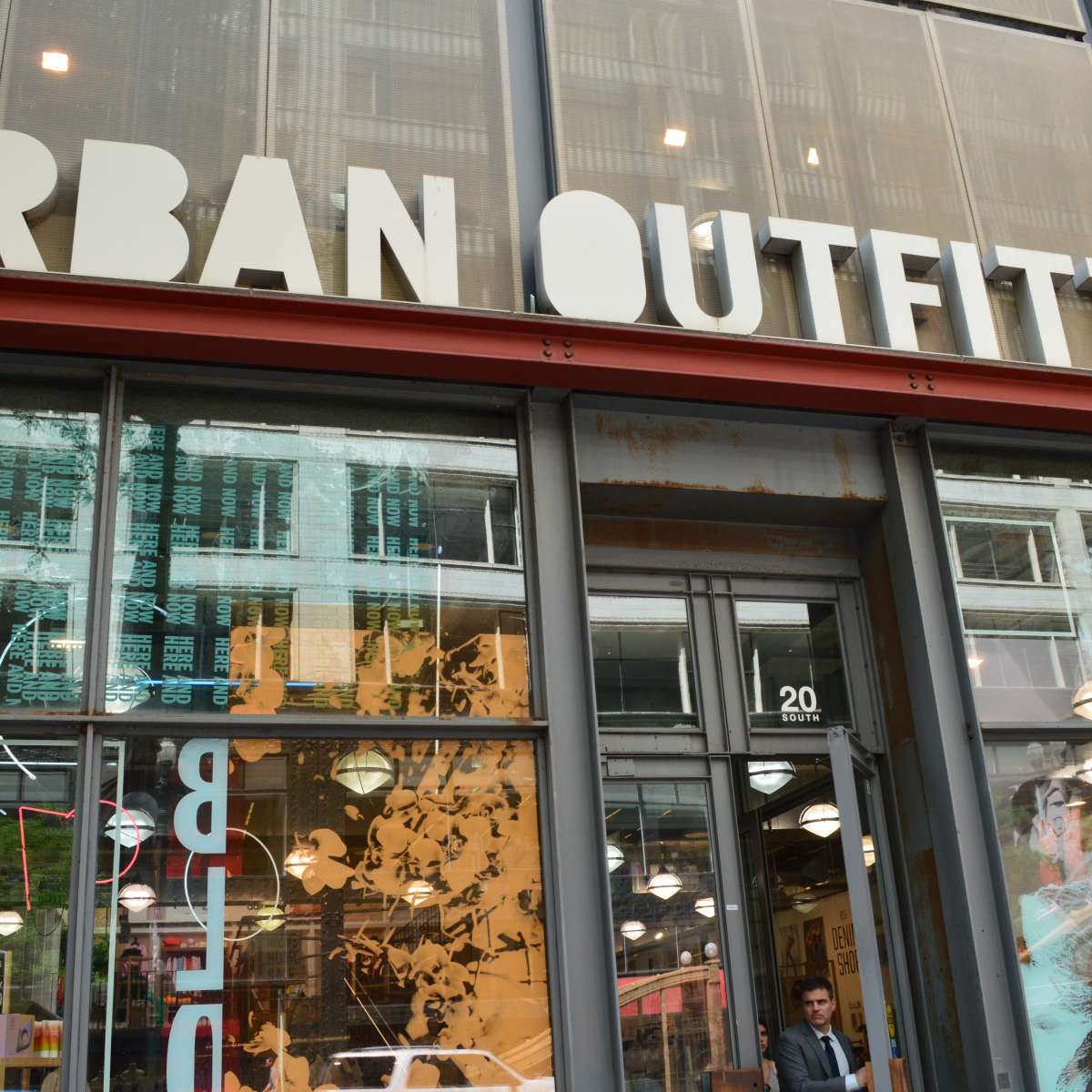 Urban Outfitters | Loop Chicago