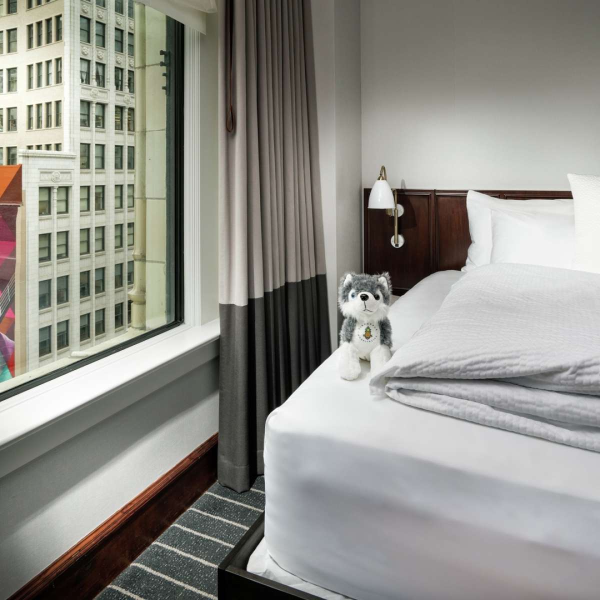 Staypineapple, An Iconic Hotel, The Loop Loop Chicago