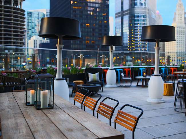 Swanky Rooftop Bars In The Chicago Loop