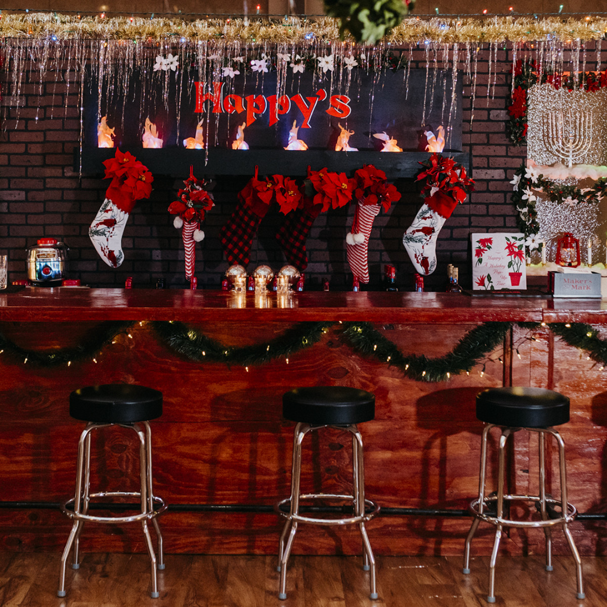 Happy's: A Holiday Pop-up Bar