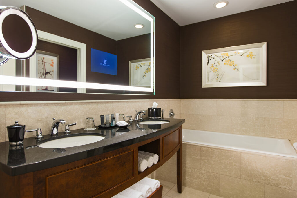 Le Meridien Essex Chicago