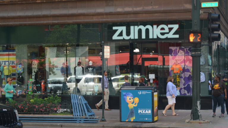 Zumiez